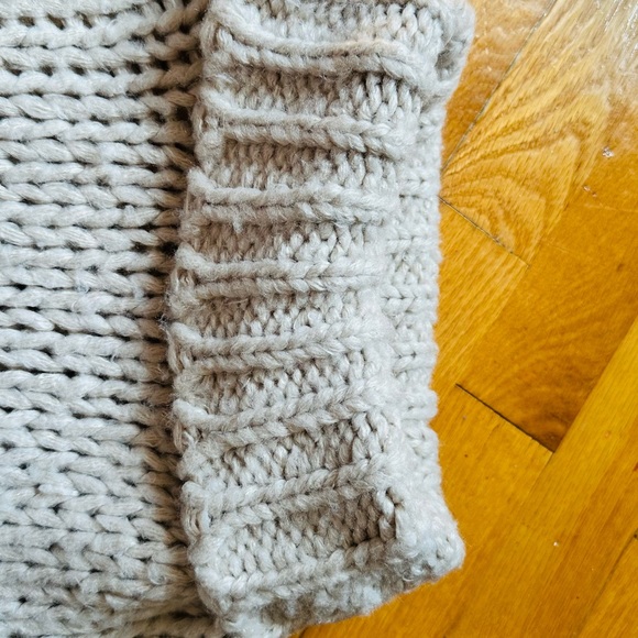 Chunky Knit Beige Turtleneck Sweater - Picture 6 of 7